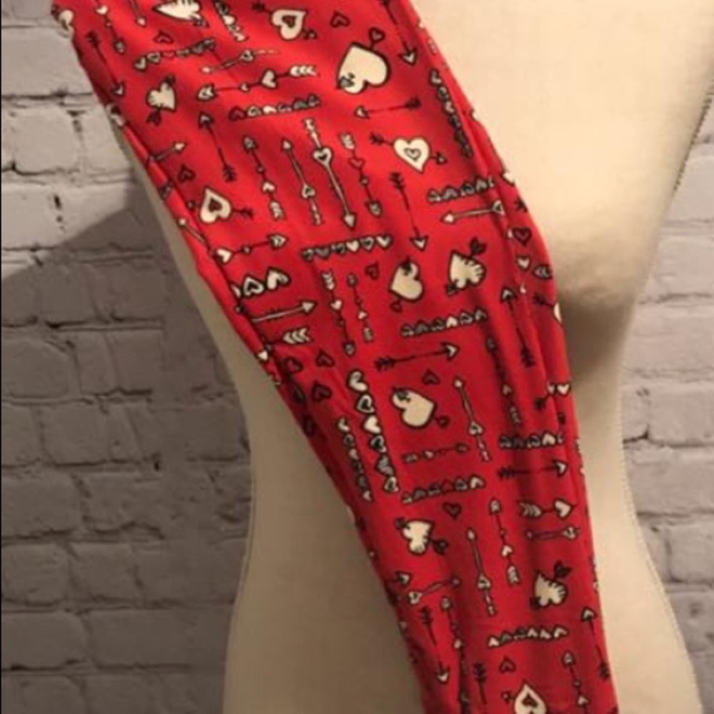 🦄 LuLaRoe OS Valentines Day 2018 Leggings 🦄